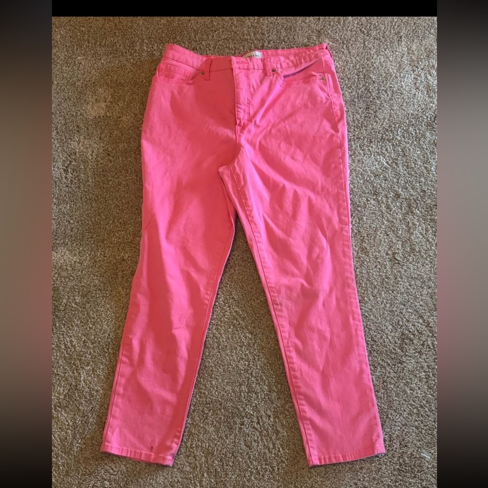 Vibrant Pink crop pants